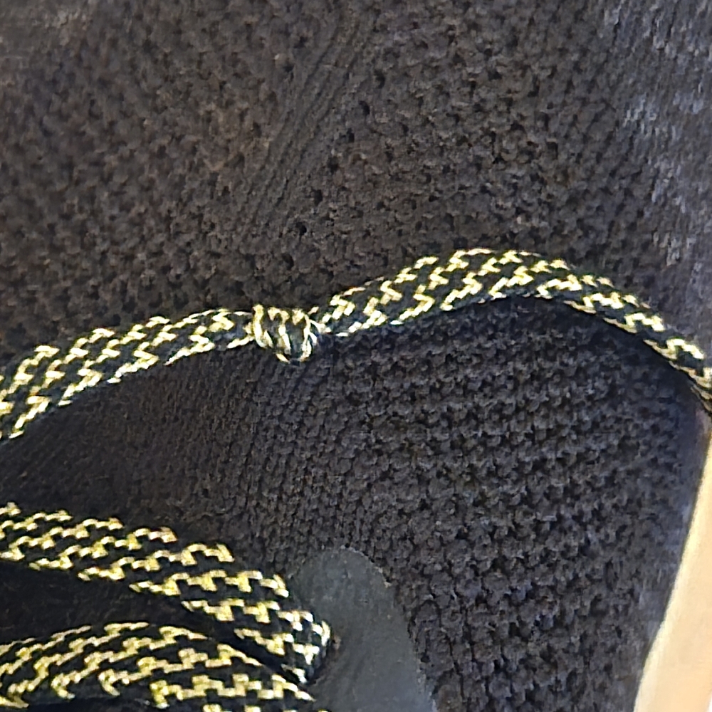 Brooks Levitate 4.0 Womens Black And Gold Running Shoe Sz 11 - Picture 6 of 7